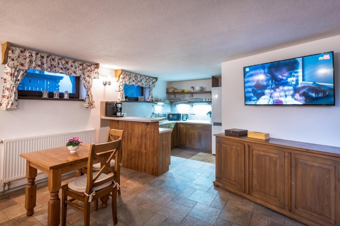 Apartmanovy Dom Vila Maros Pavčina Lehota Eksteriør billede